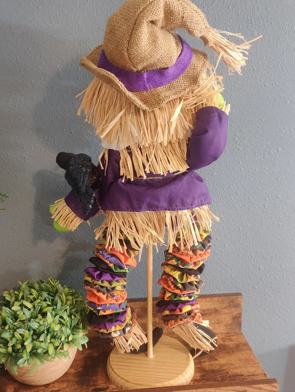 Halloween Scarecrow Fabric Straw Figurine Crow Freestanding festive Multicolor